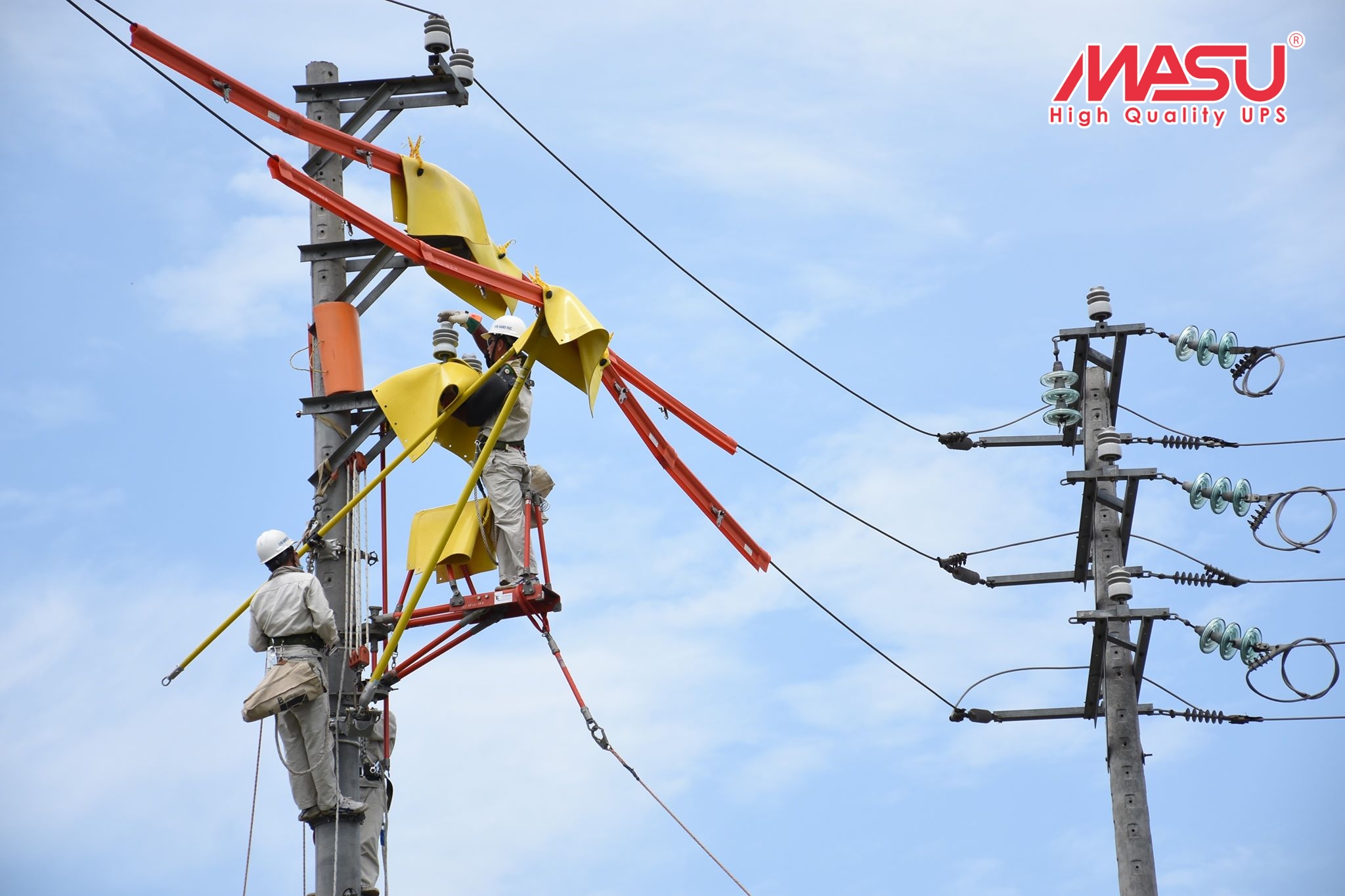 Top 10 Dụng cụ an toàn điện, Thiết bị an toàn điện không thể thiếu trong ngành điện 8 sao-cach-dien