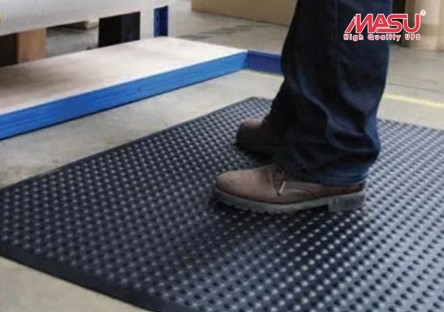Top 10 Dụng cụ an toàn điện, Thiết bị an toàn điện không thể thiếu trong ngành điện 7 tam-cach-nhiet