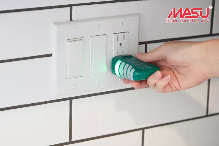 Top 5 Dụng cụ thử điện thông minh, an toàn và dễ sử dụng 4 thiet-bi-kiem-tra-o-cam-ba-chau