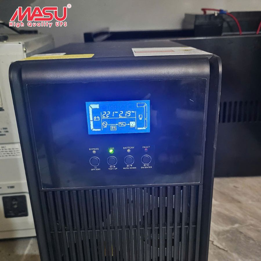 Dự án lắp đặt Bộ lưu điện Masu MS - 6KS LCD trong hệ thống điện gia đình tại Hà Nội 3 man-hinh-lcd-cua-bo-luu-dien-ms-6ks-lcd