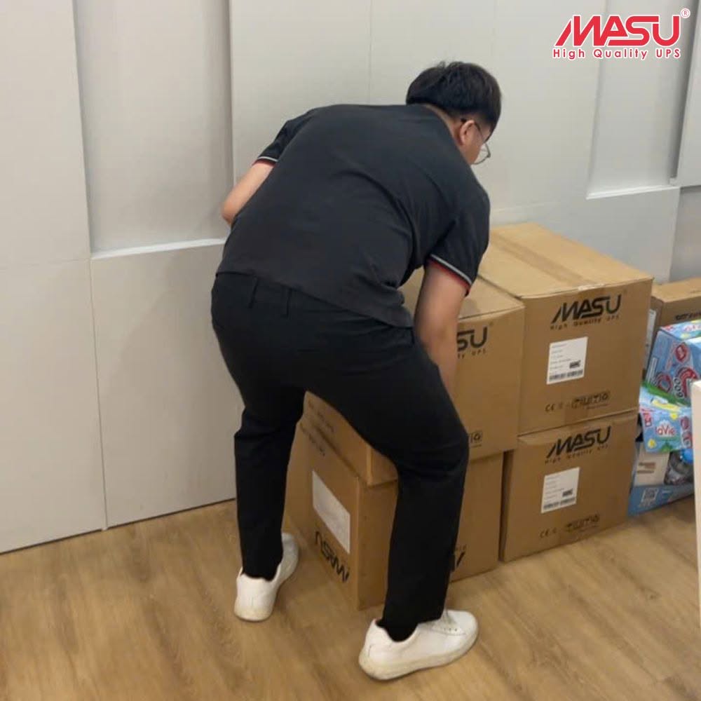 van-chuyen-ups-masu-ms-1k-lcd