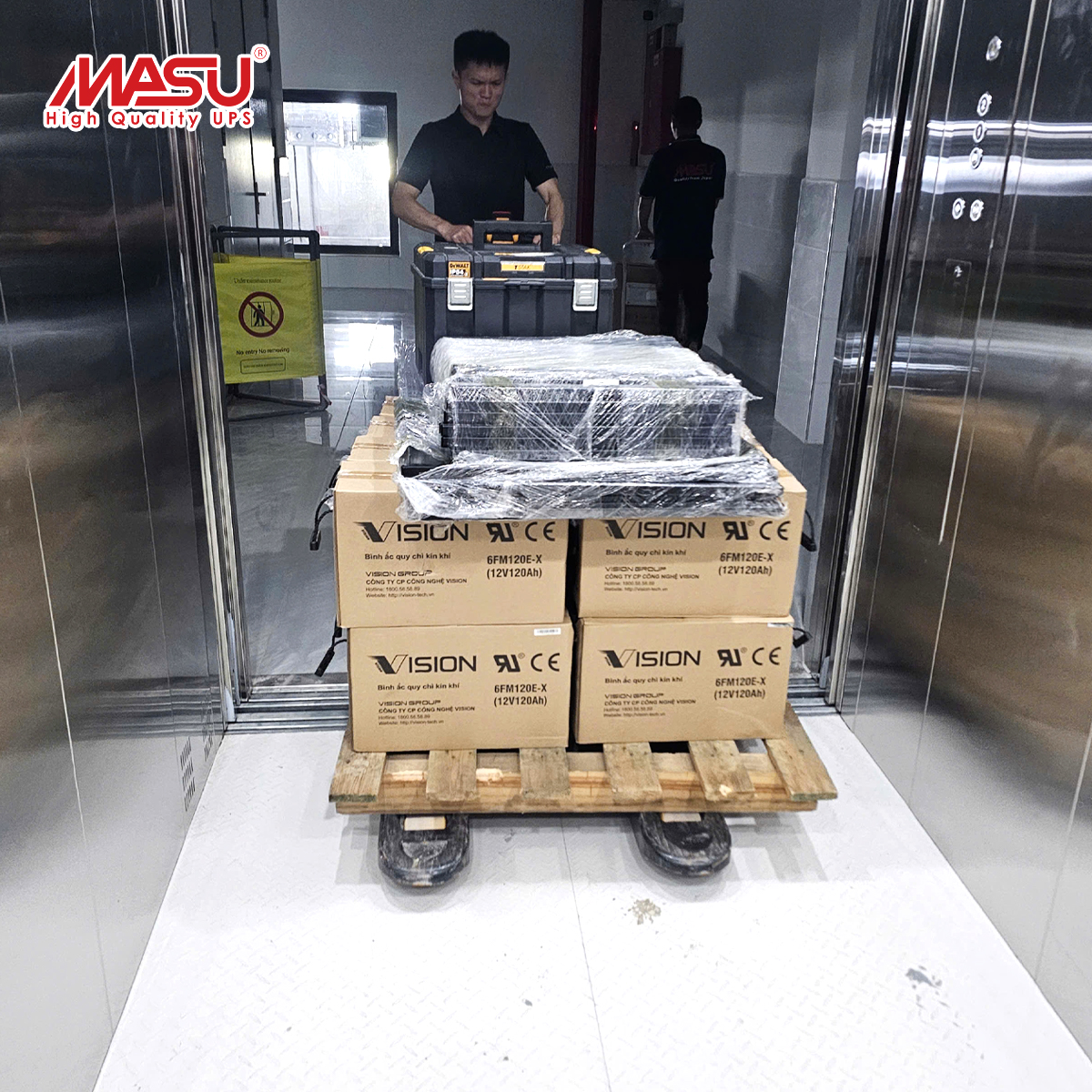 Dự án lắp đặt Bộ lưu điện Masu MS - 10KS LCD tại Công ty TNHH Thực Phẩm BaiYang VN 1 van-chuyen-san-pham-truoc-khi-lap-dat